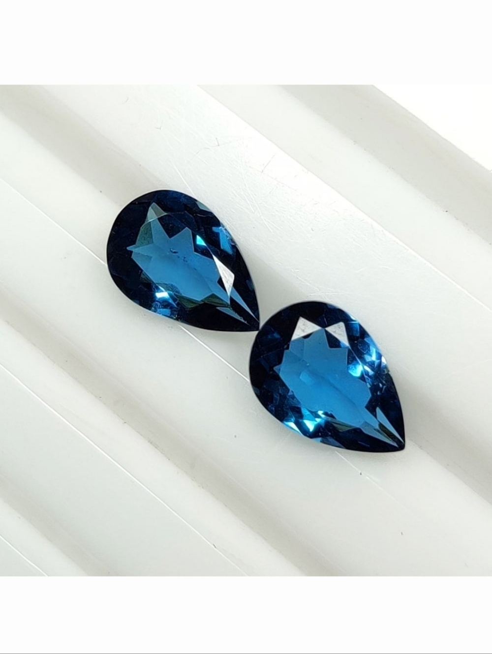 2.90 Ct Natural London Blue Topaz Pear Cut Pair